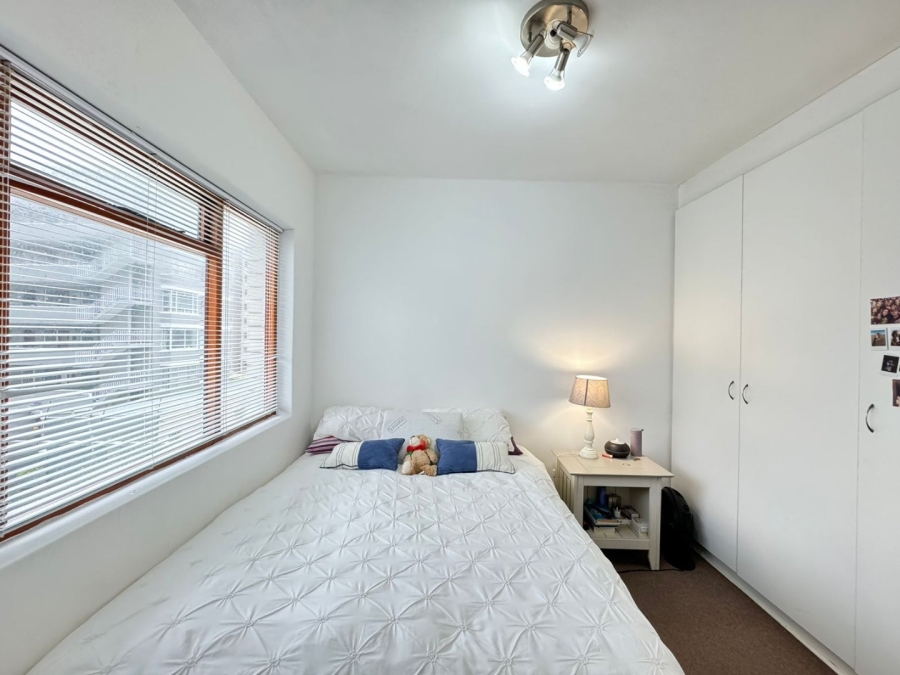 To Let 1 Bedroom Property for Rent in Sea Point Western Cape